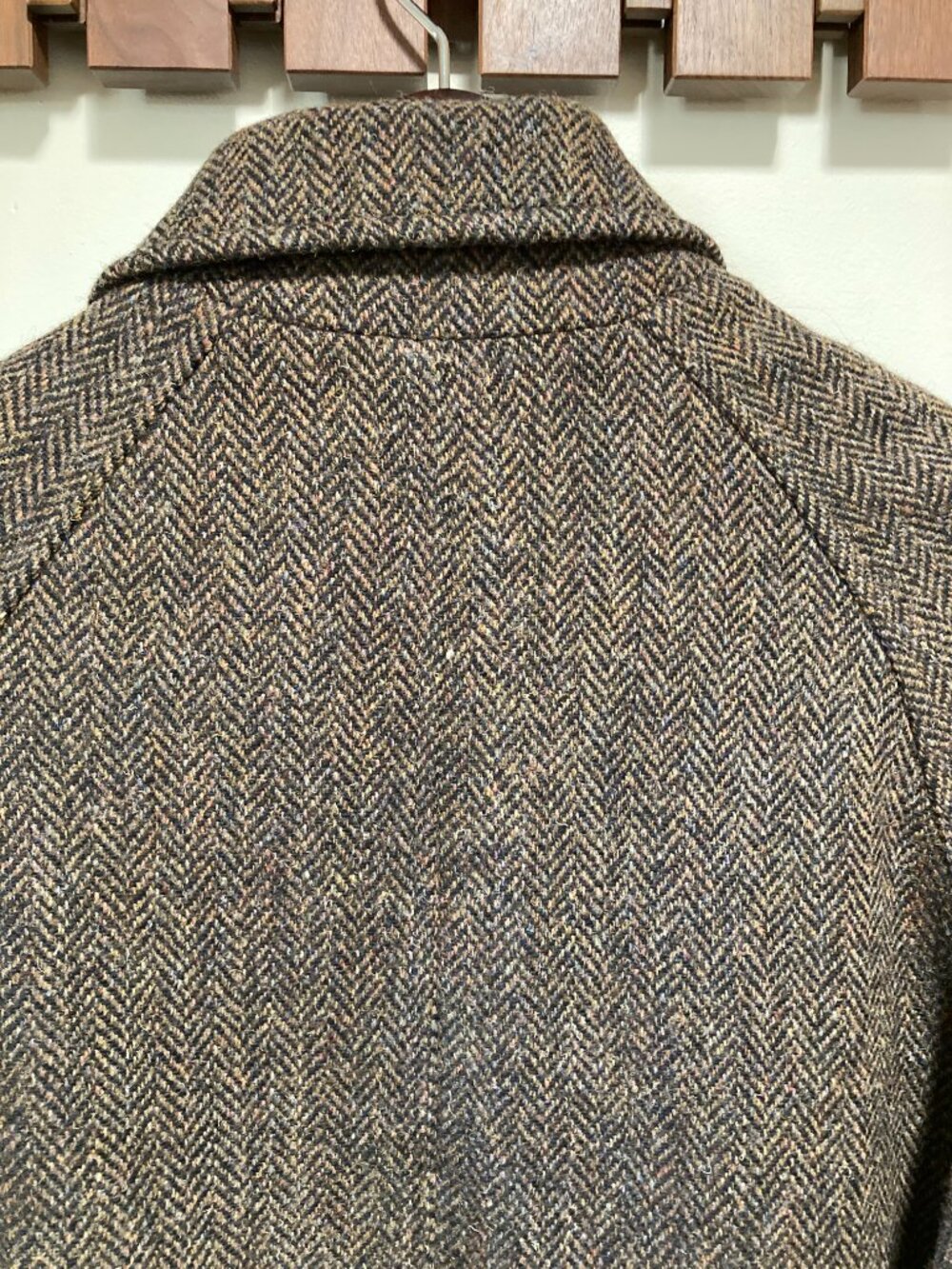 Paynter Jacket Co. Harris Tweed Overcoat, like new - Picture 10 of 16